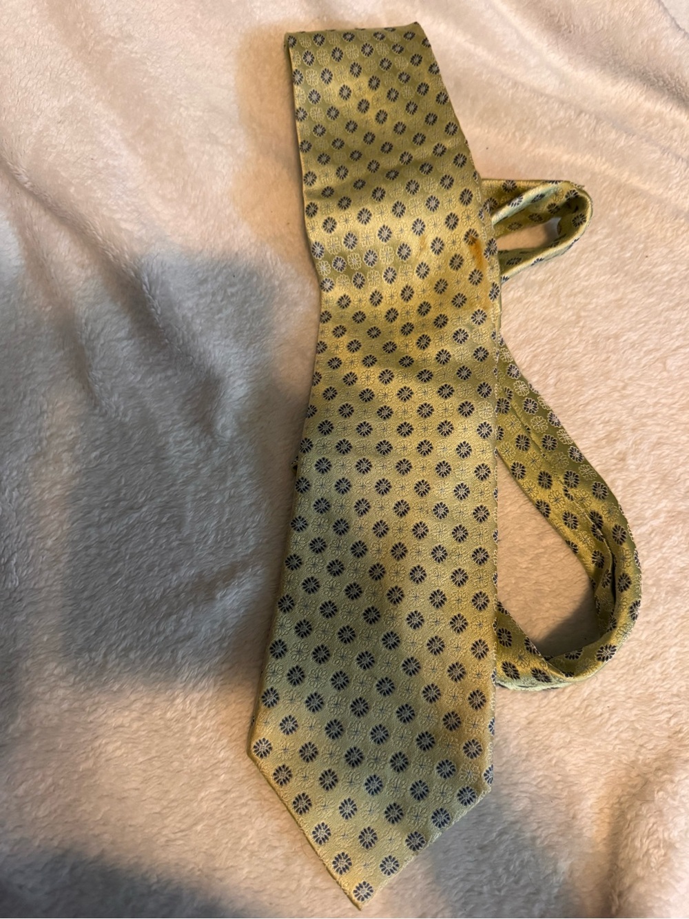Classic Men's Yellow Patterned Silk Tie Marshall Fields.